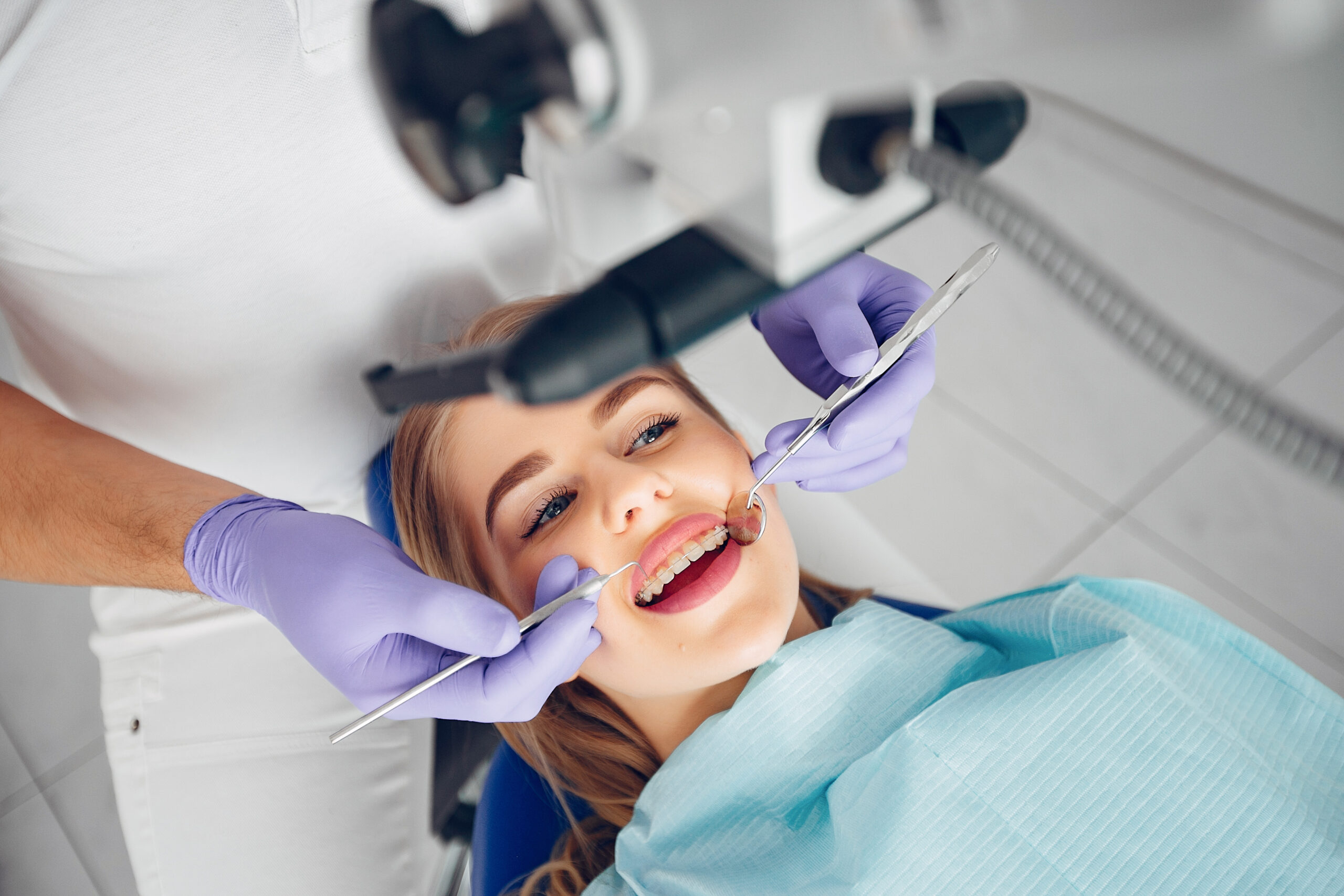 women- sitting-in-the-dentist's-office